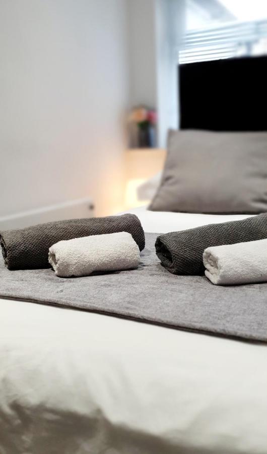 Superb 2 Beds 2 Baths New Apartment W/ Garden+Patio Bournemouth Kültér fotó