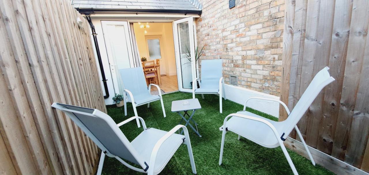 Superb 2 Beds 2 Baths New Apartment W/ Garden+Patio Bournemouth Kültér fotó